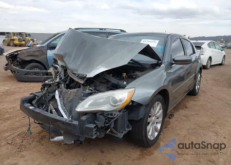 2013 Chrysler 200 Touring из США, поврежденный, VIN 1C3CCBBB3DN589797